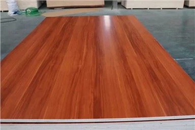 Met melamine bedekt multiplex